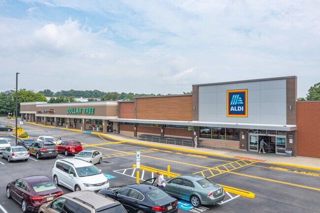 Plus de détails pour 4801-4811 Edgemont Ave, Brookhaven, PA - Commerce de détail à louer