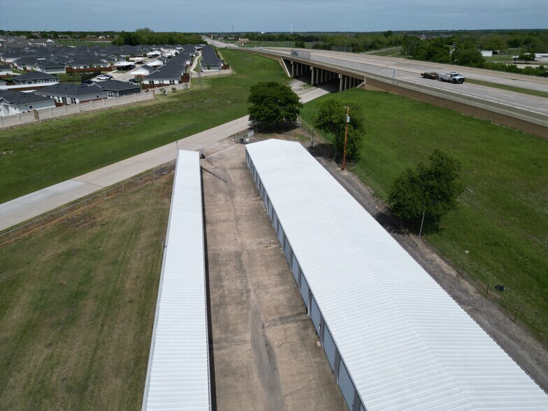 208 Moore Ln, Lavon, TX à vendre - Photo du bâtiment - Image 3 de 15