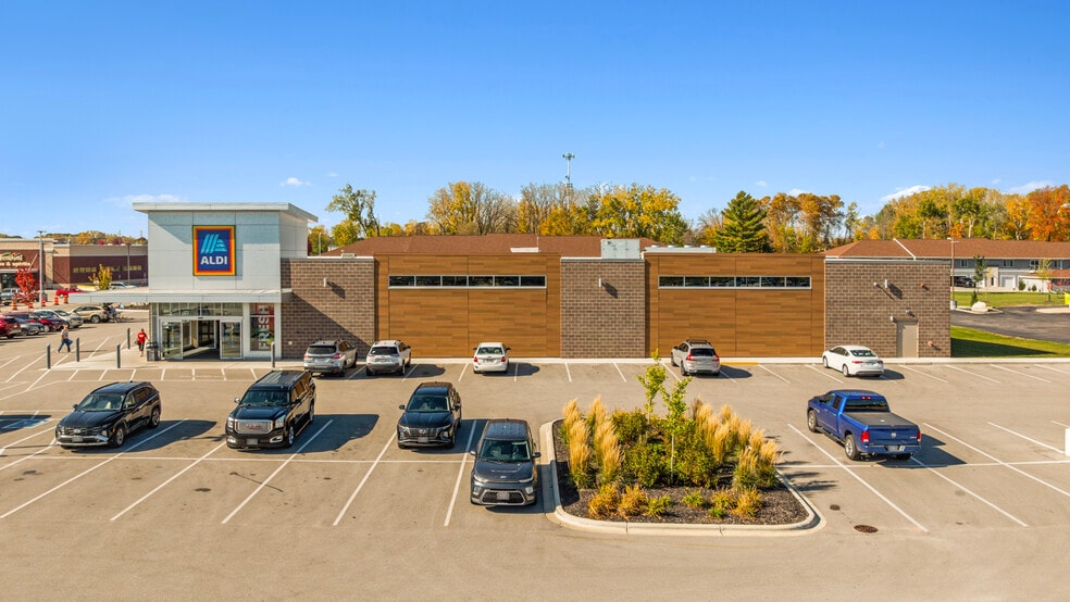 2324 Lineville rd, Suamico, WI for sale - Building Photo - Image 3 of 10