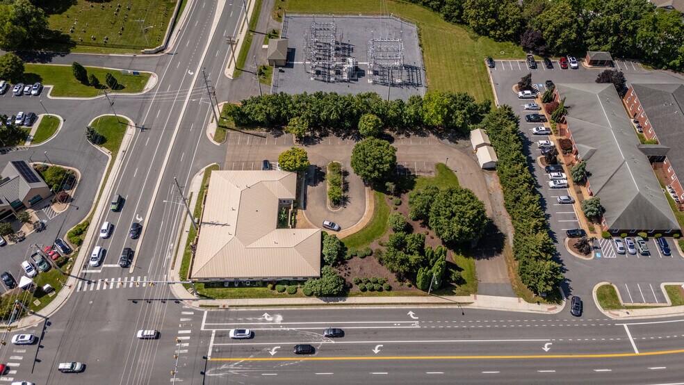 530 Neff Ave, Harrisonburg, VA à vendre - Photo du bâtiment - Image 2 de 38