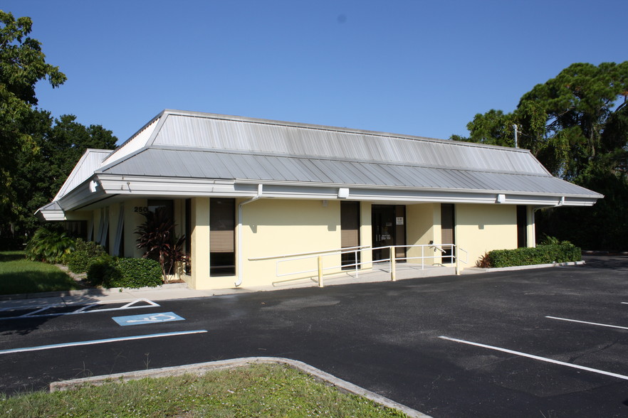 250-280 W Dearborn St, Englewood, FL for sale - Building Photo - Image 1 of 1