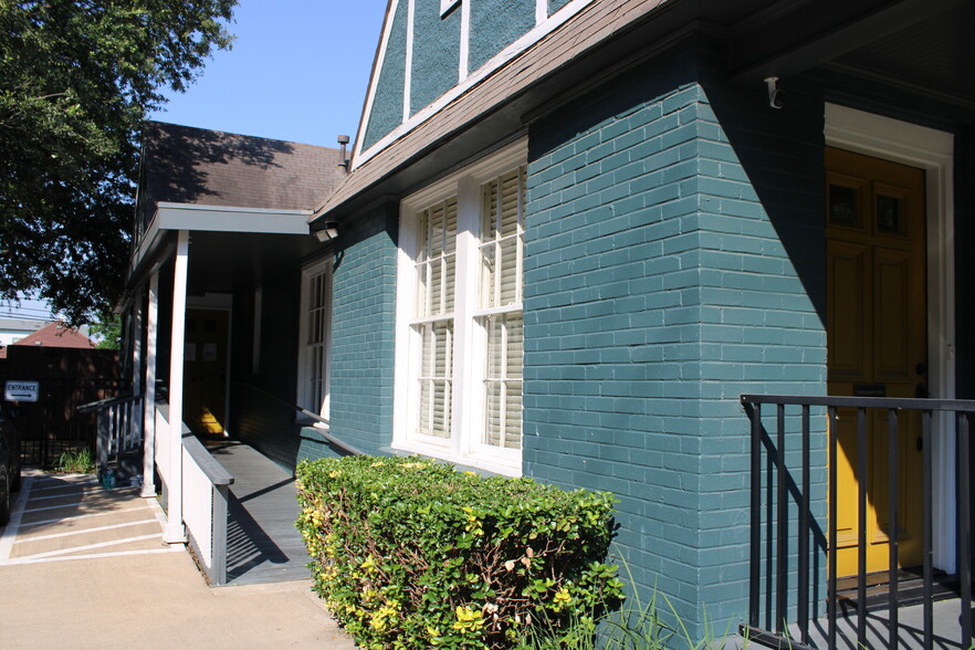 4231-4233 Cedar Springs Rd, Dallas, TX for sale - Building Photo - Image 3 of 4