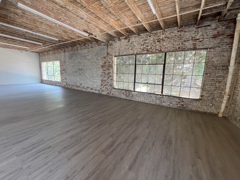 1801 S Hill St, Los Angeles, CA à louer - Photo du bâtiment - Image 2 de 18