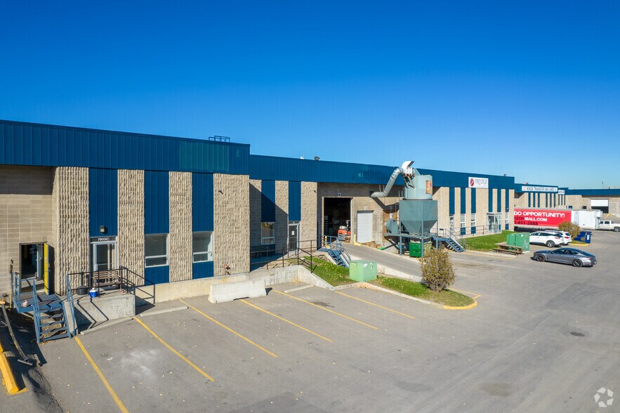 7803 35th St SE, Calgary, AB à louer - Photo du bâtiment - Image 1 de 5