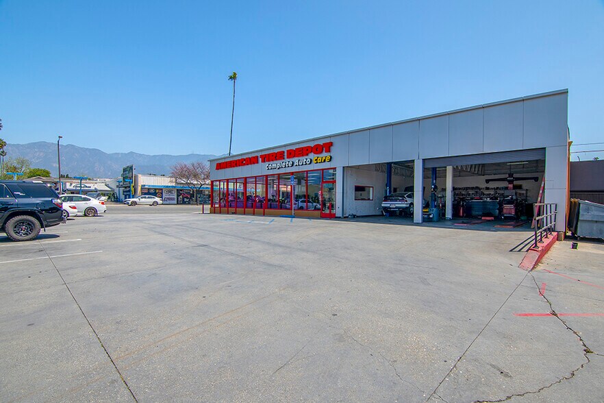 1880 E Colorado Blvd, Pasadena, CA for sale - Building Photo - Image 2 of 17