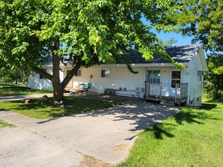 Plus de détails pour 1204 SE Poplar St, Leon, IA - Multi-résidentiel à vendre