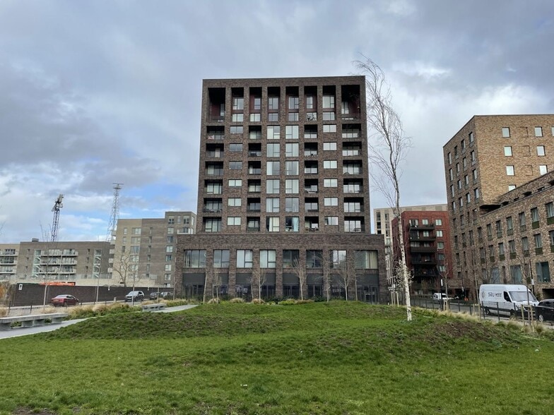 20 Magellan Blvd, London for lease - Building Photo - Image 3 of 8