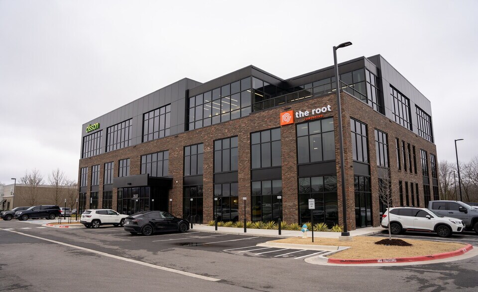 3537 N Steele Blvd, Fayetteville, AR à louer - Photo du bâtiment - Image 2 de 14