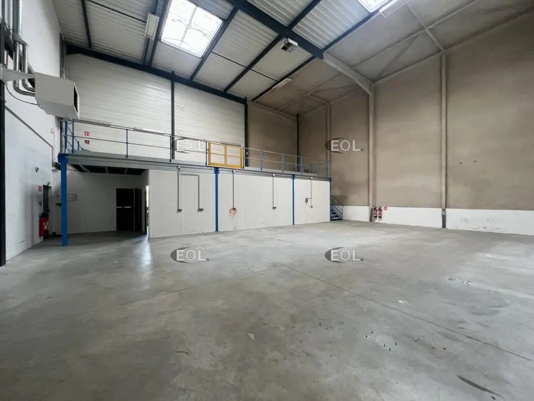 Flex in Saint-Denis for lease Building Photo- Image 1 of 18