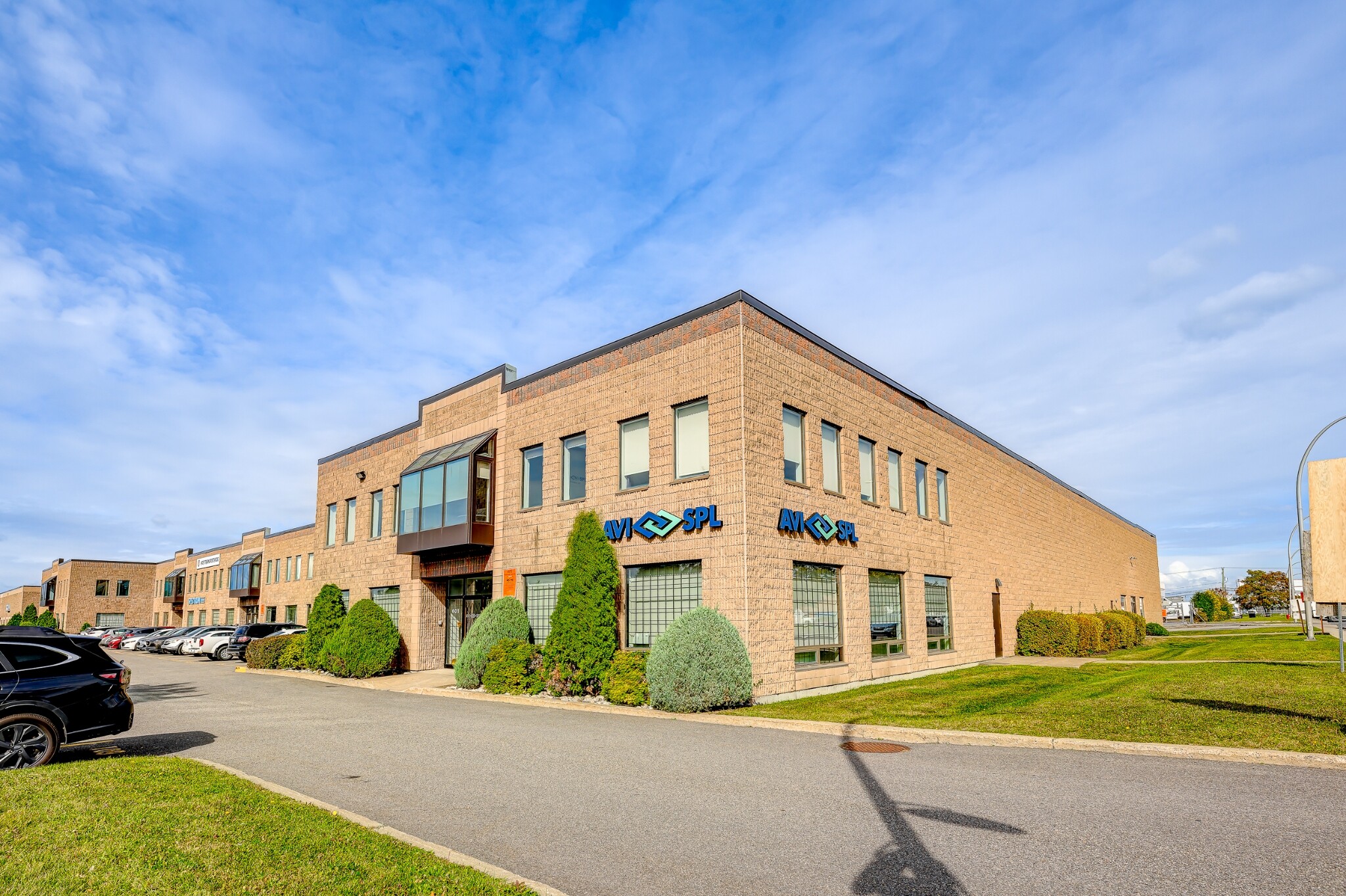 601-623 Rue McCaffrey, Montréal, QC for lease Primary Photo- Image 1 of 10