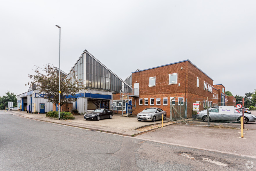 Kingsfield Clos, Northampton for lease - Primary Photo - Image 1 of 57