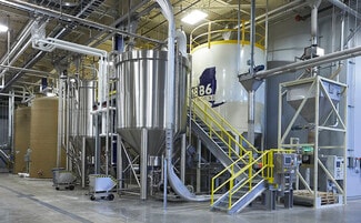 Plus de détails pour 376 Owens Rd, Granby, NY - Industriel à louer