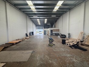 45 Gilby Rd, Mount Waverley for lease Interior Photo- Image 2 of 5