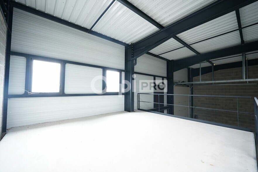 Flex in Saint-Vulbas for sale - Interior Photo - Image 2 of 12