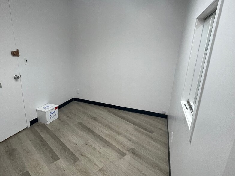 17 Maple Dr, Great Neck, NY à louer - Photo intérieure - Image 2 de 17