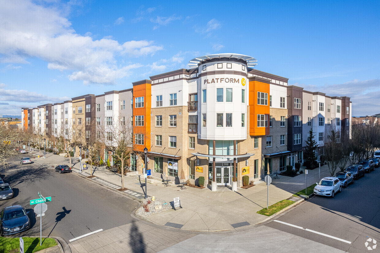 1030 NE Orenco Station Pky, Hillsboro, OR for lease Building Photo- Image 1 of 38