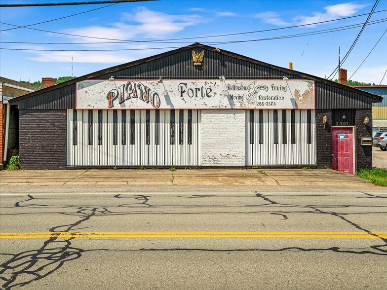 2507 Duss Ave, Ambridge, PA for sale - Building Photo - Image 2 of 6