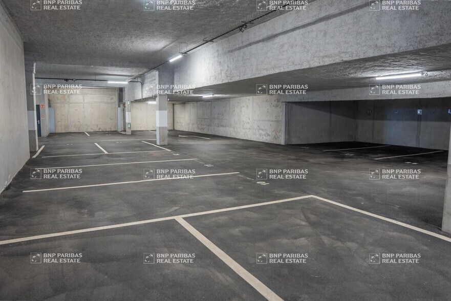 Office in Angers for lease - Building Photo - Image 3 of 15