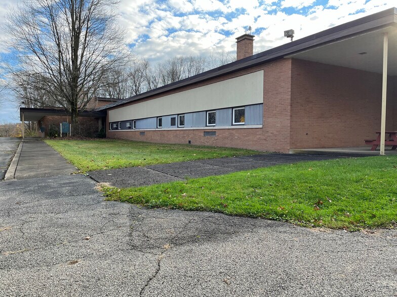 12 N Diamond St, Greenville, PA à vendre - Photo du bâtiment - Image 3 de 6