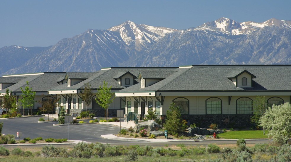 1717 College Pky, Carson City, NV à louer - Photo du bâtiment - Image 2 de 6