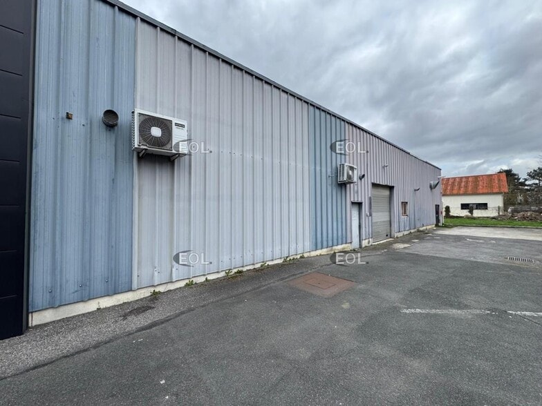 Flex in Pontault-Combault for sale - Building Photo - Image 2 of 5