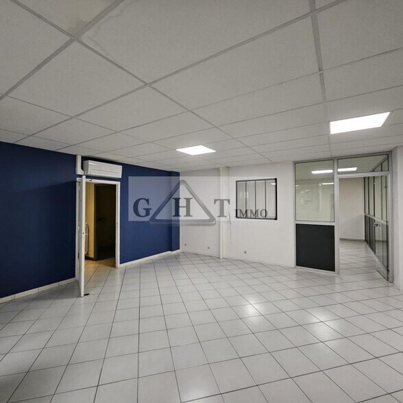 Retail in Juvisy-sur-Orge for sale - Interior Photo - Image 1 of 10