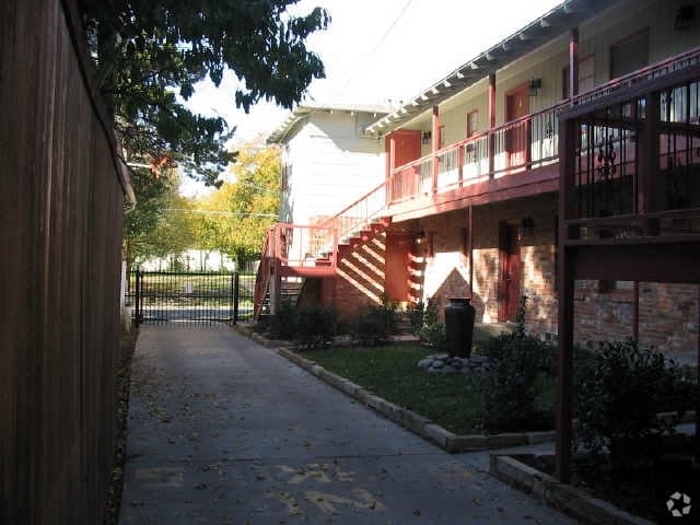 4818 Junius St, Dallas, TX for sale - Building Photo - Image 2 of 4