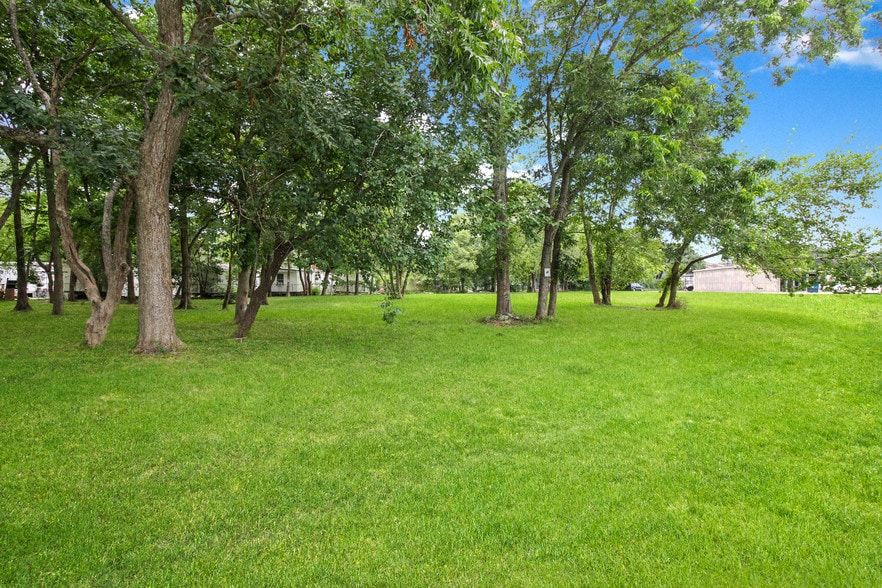 205 Reynolds Ave, League City, TX for sale - Building Photo - Image 2 of 5