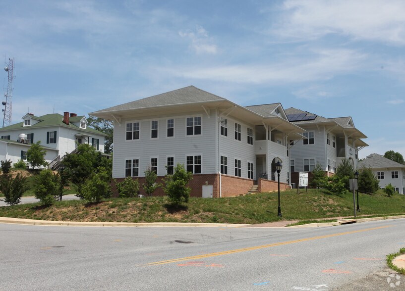 493 Main St, Prince Frederick, MD à vendre - Photo du bâtiment - Image 2 de 5