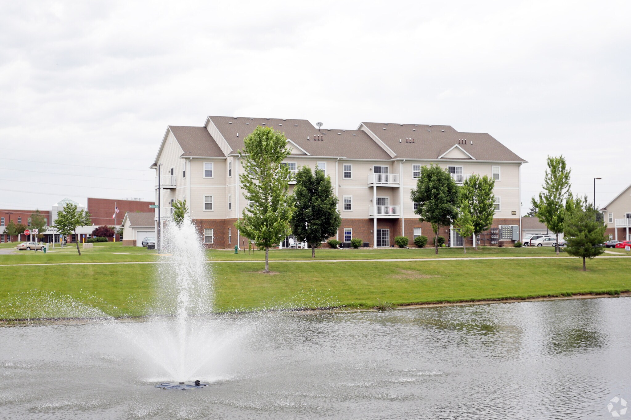 1209 Mayfield Dr, Ames, IA à vendre Photo du bâtiment- Image 1 de 18