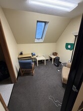 1403 F St, Springfield, OR for lease Interior Photo- Image 2 of 13