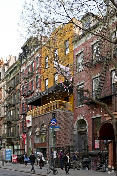 6 Saint Marks Pl, New York, NY à louer - Photo du bâtiment - Image 3 de 38