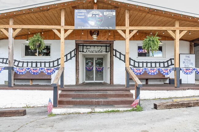 More details for 327 Railroad Ave, Tracy City, TN - Retail for Sale