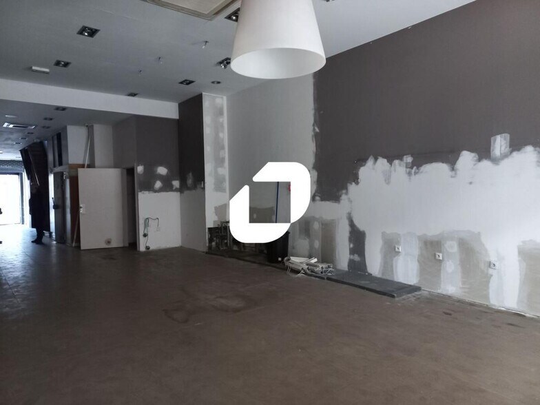70 Rue Nationale, Lille for lease - Interior Photo - Image 2 of 5