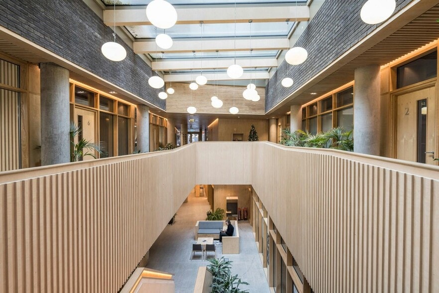 143 Mare St, London for lease - Interior Photo - Image 3 of 19