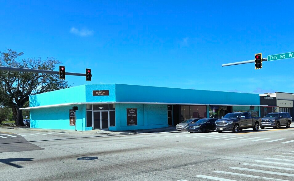 701-709 8th Ave W, Palmetto, FL for lease - Building Photo - Image 1 of 15