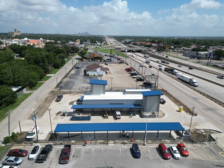 4444 South Fwy, Fort Worth, TX à vendre - Photo du bâtiment - Image 2 de 20