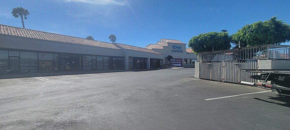 611-675 N Broadway, Escondido, CA à louer - Photo du bâtiment - Image 3 de 21