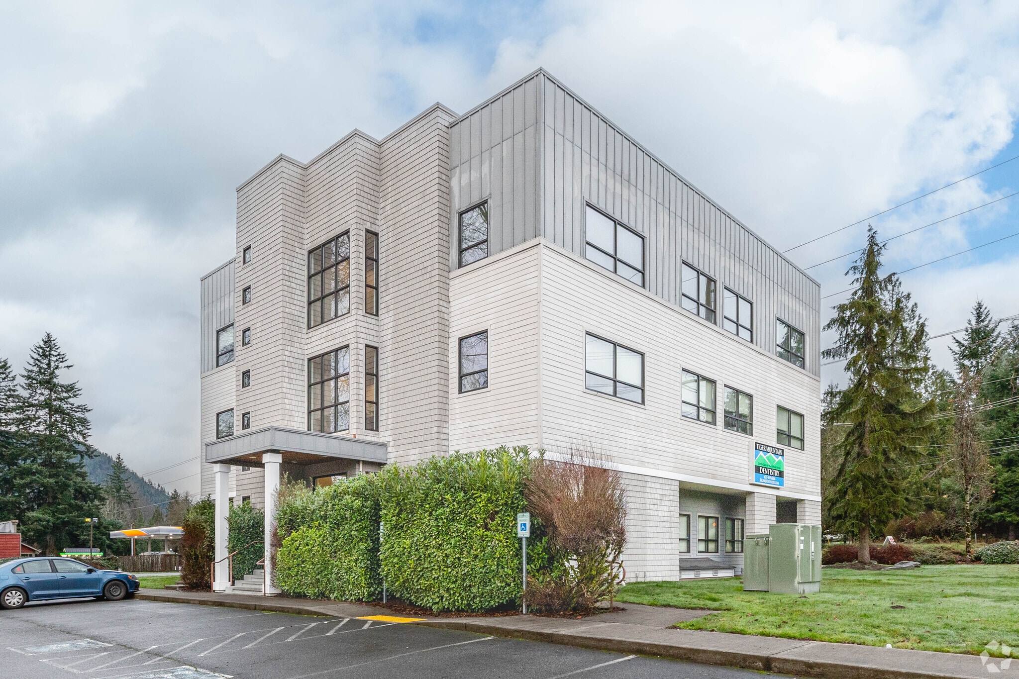 14401 Issaquah Hobart Rd, Issaquah, WA for lease Building Photo- Image 1 of 6