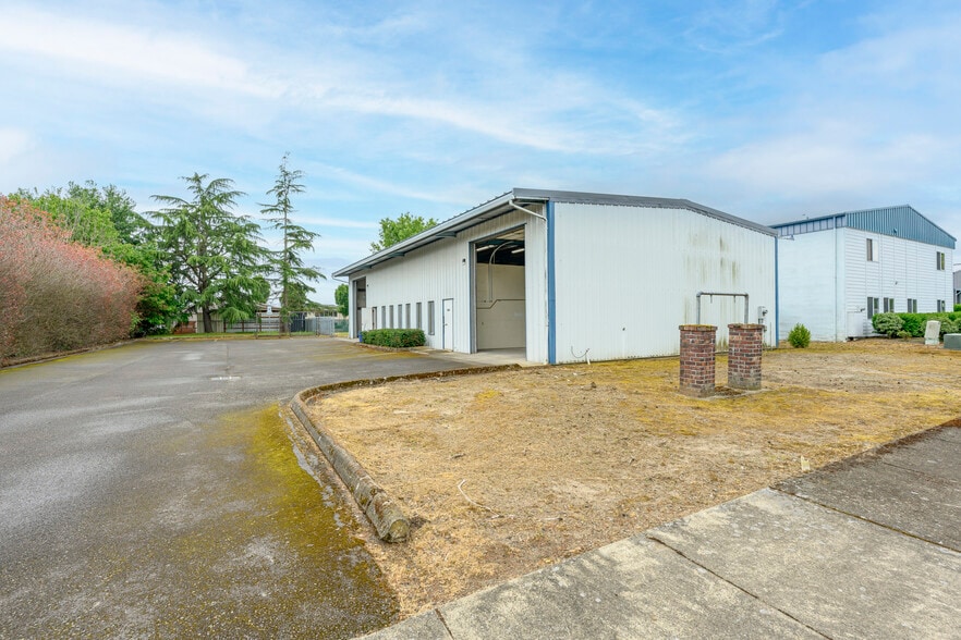 2710 E Hancock St, Newberg, OR for lease - Building Photo - Image 3 of 14