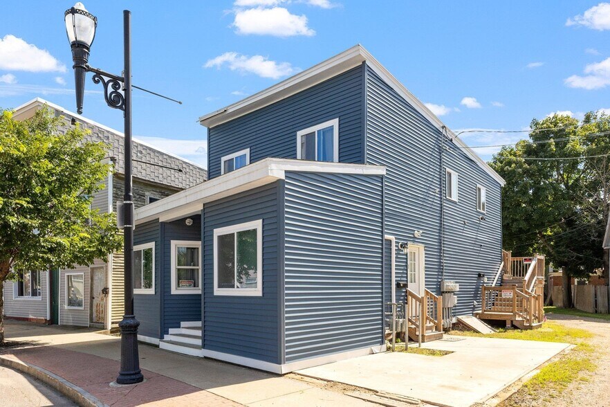 45A Hanson, Rochester, NH à vendre - Photo du bâtiment - Image 3 de 40