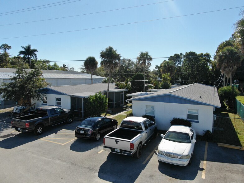 40 Willis Rd, North Fort Myers, FL à vendre - Photo du bâtiment - Image 3 de 7