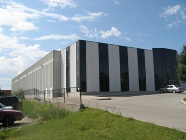 5640 McAdam Rd, Mississauga, ON à louer - Photo du bâtiment - Image 3 de 4