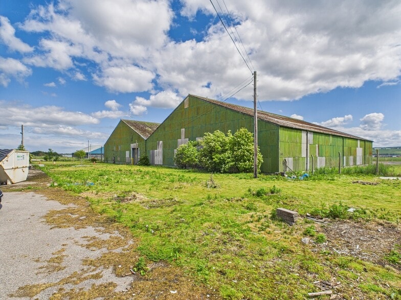 Airfield Rd, Evanton à louer - Photo du bâtiment - Image 3 de 9