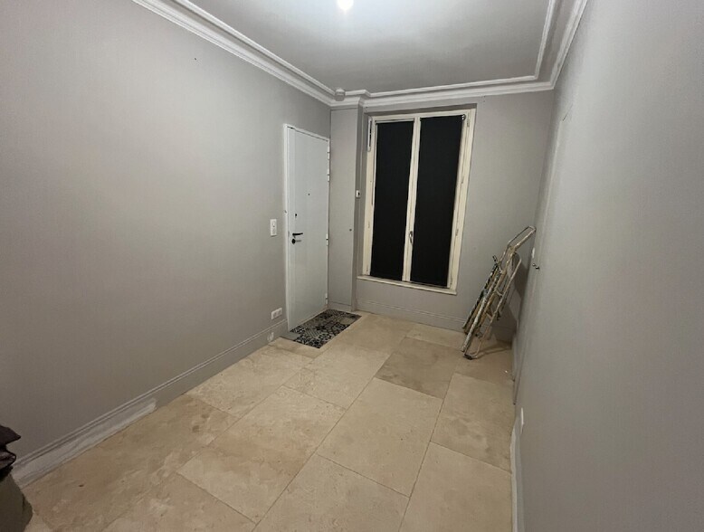 Commerce de détail dans Paris à louer - Photo du bâtiment - Image 3 de 9