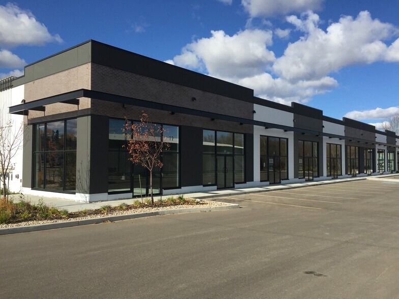 4911 44th Ave, Stony Plain, AB à louer - Photo du bâtiment - Image 3 de 5