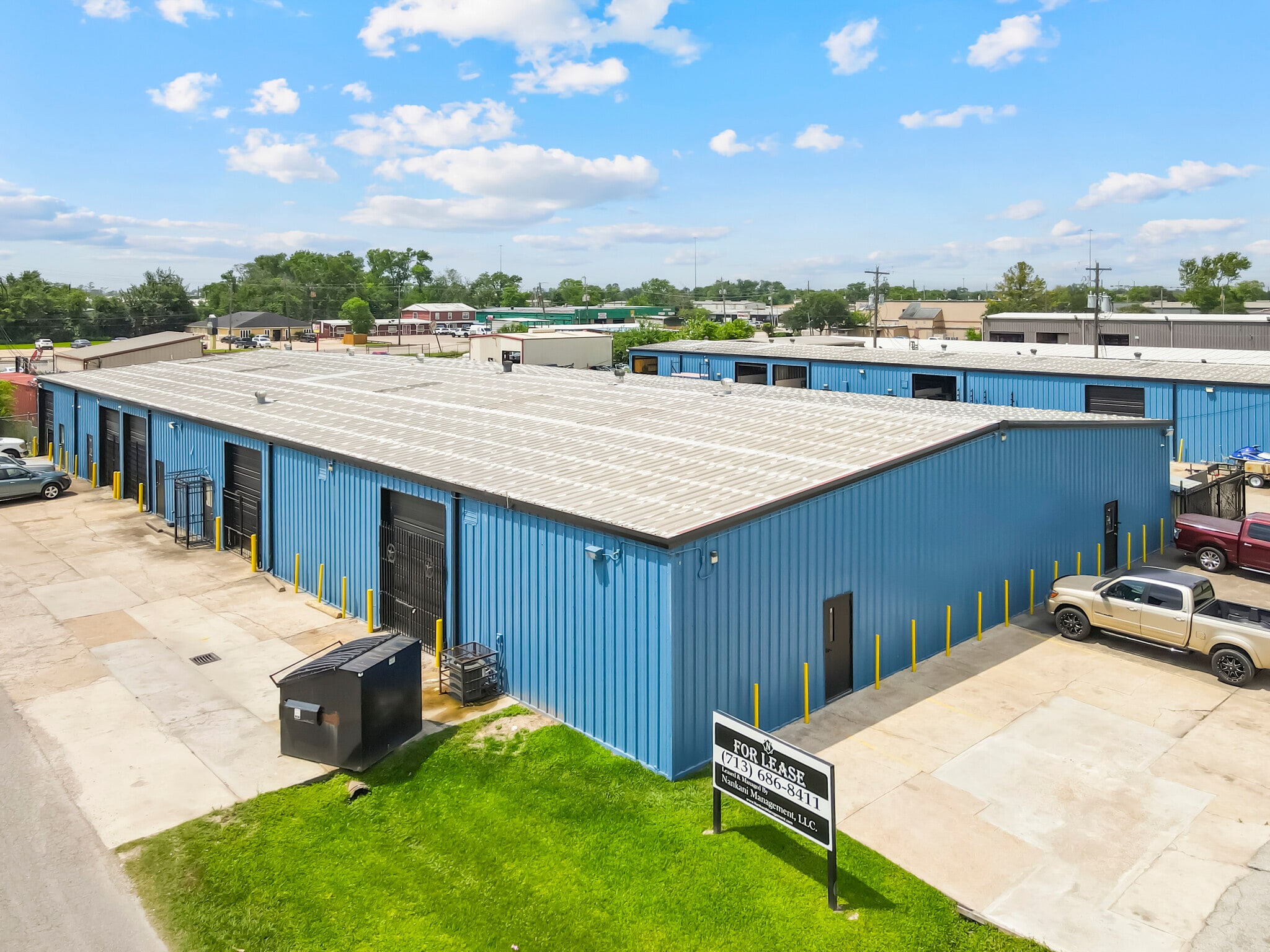 940 Hodgkins St, Houston, TX for lease Building Photo- Image 1 of 10