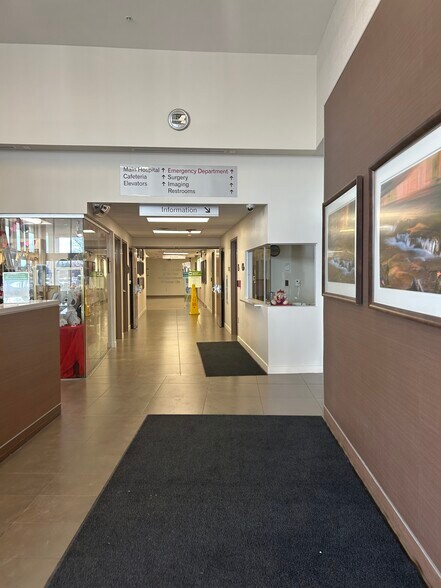 17067 S 71 Hwy, Belton, MO à louer - Photo intérieure - Image 3 de 9