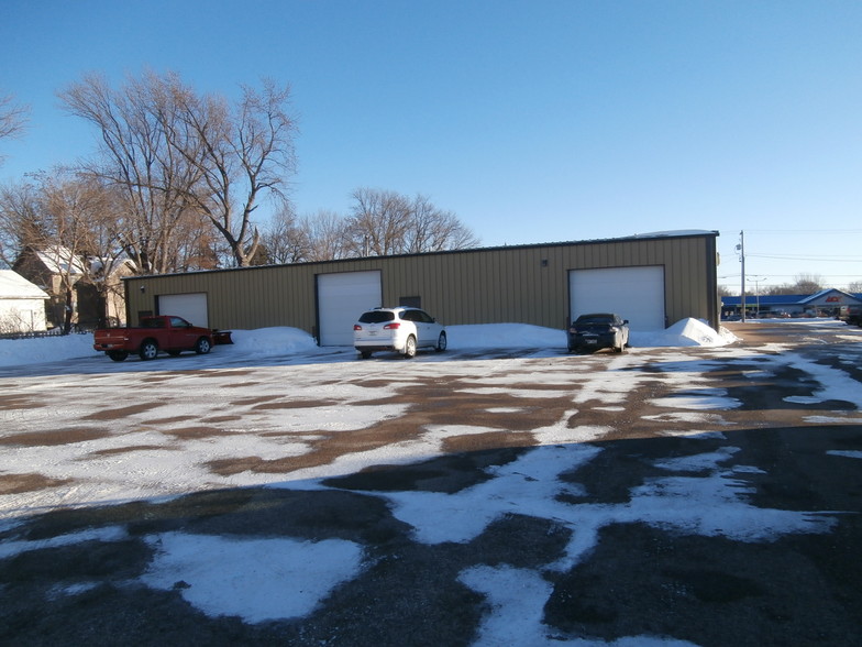 2040 E Main St, Little Chute, WI for sale - Building Photo - Image 2 of 10