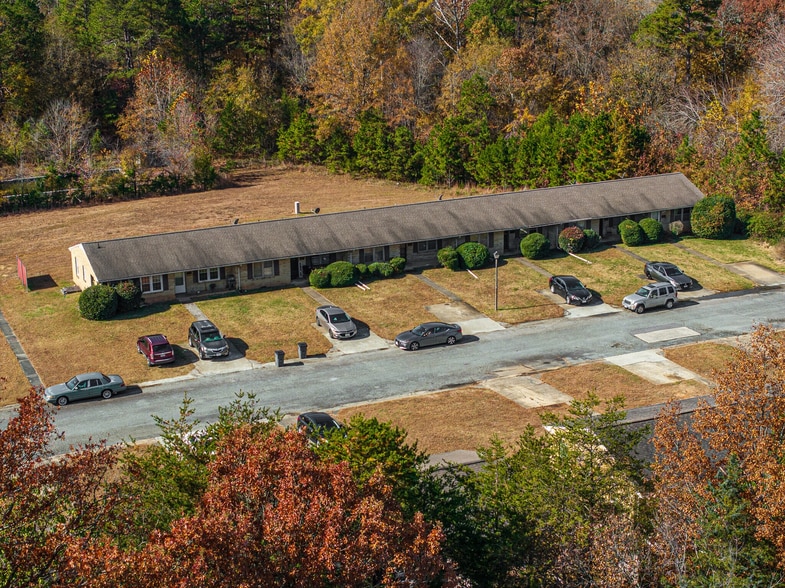 350 Valley Dr, South Boston, VA for sale - Building Photo - Image 3 of 7